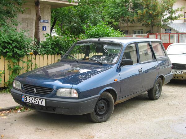 Dacia 1310 aka Renault 12
Das ist ein Dacia 1310 Baujahr 2002. Der Neuwagen wurde in Rumänien für 5000.-EUR gekauft. Soviel hat dieses Auto auch 1968 gekostet. Wo ist also die Inflation beim Autokauf? 
