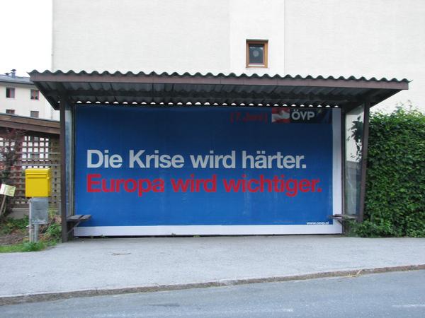 ÖVP: Die Krise wird härter
Durch all diese Maßnahmen der ÖVP wird die Krise härter. Unverständlich warum die ÖVP mit derart großen Plakaten auch noch darauf hinweisen muss.