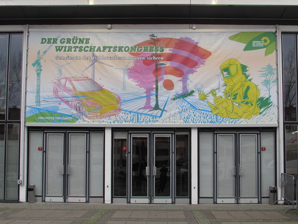 Der Grüne Wirtschaftskongress Berlin 28. Februar 2020
„Gemeinsam den Wohlstand von morgen sichern“ klang so vielversprechend, dass ich glatt von Salzburg nach Berlin gefahren bin und ich wurde nicht enttäuscht.
Bild 1